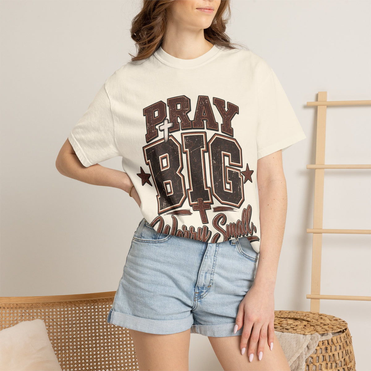 Pray Big, Worry Small Vintage Faith Tee